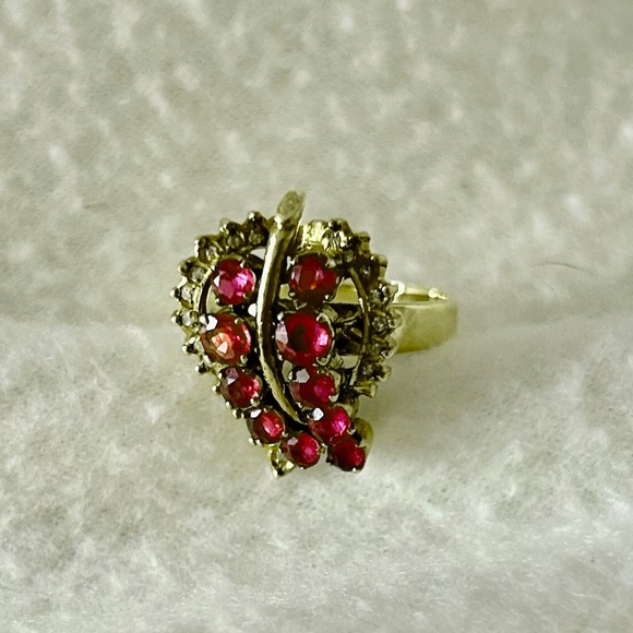 Gold Ladies Ring with diamonds & natural spinel stones vintage estate